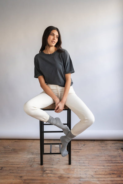 BOYFRIEND TEE IN WASHED BLACK