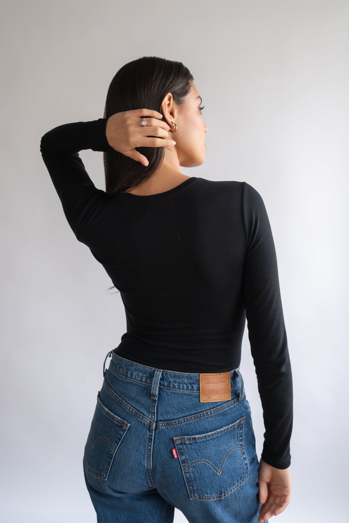 LONG SLEEVE RIBBED CREW NECK IN BLACK