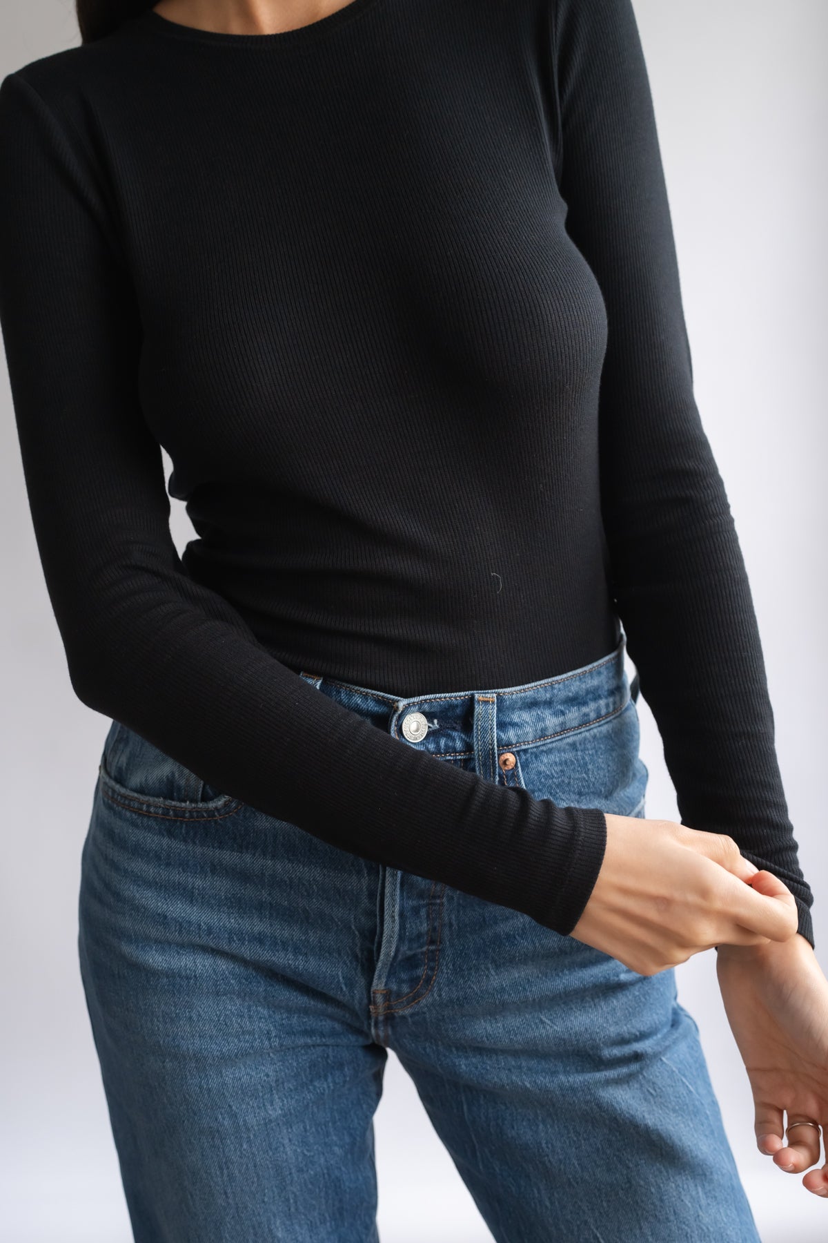 LONG SLEEVE RIBBED CREW NECK IN BLACK