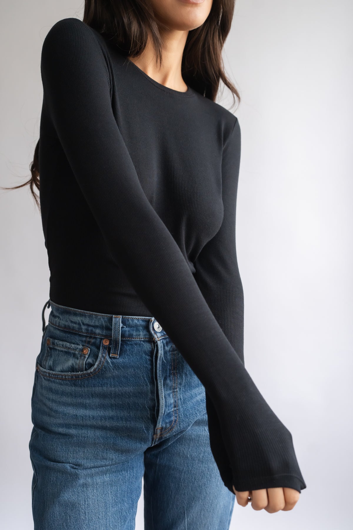 LONG SLEEVE RIBBED CREW NECK IN BLACK