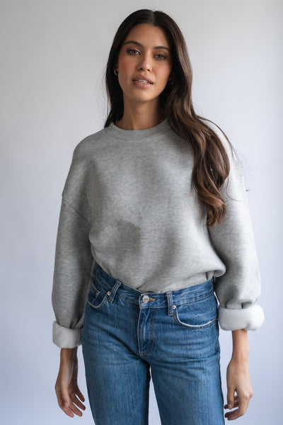 COSY CREW SWEATER IN GREY