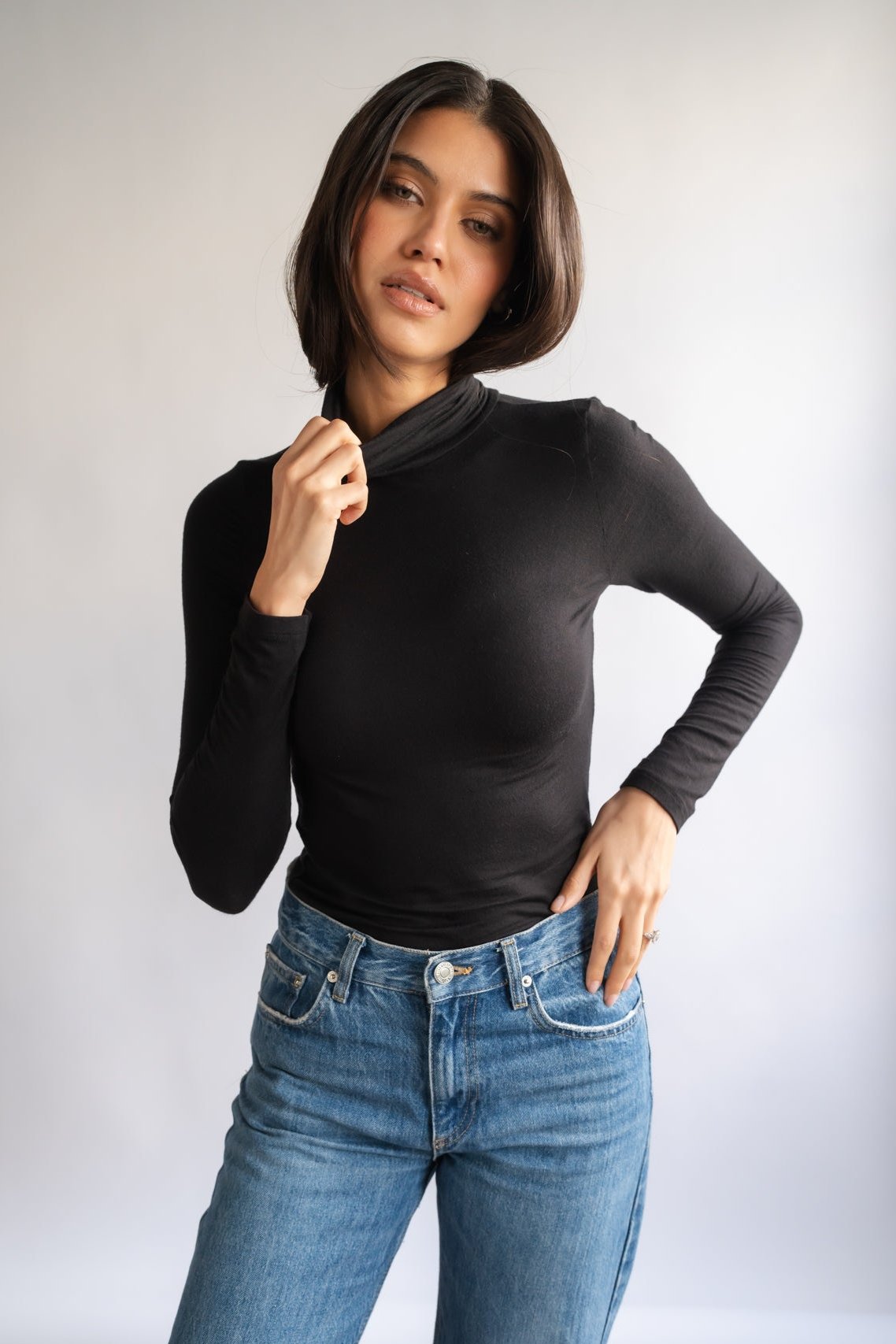 LONG SLEEVE STRETCH ROLL NECK BLACK